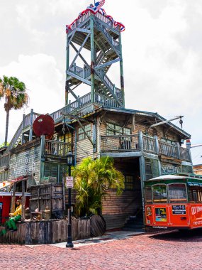 St. Augustine 'deki gemi enkazı. Florida' nın kuzeyinde bir şehir. İspanyol kaşif ve Amiral Pedro Menendez de Avils tarafından 1565 yılında kurulan şehir, Amerika Birleşik Devletleri 'nin Avrupa' da sürekli olarak işgal edilen en eski kenti ve limanıdır.. 