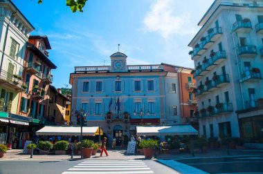 Stresa tatil beldesi Kuzey İtalya 'daki Maggiore Gölü' nde işlek ve ilginç bir yerdir.