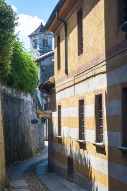 Stresa, Kuzey İtalya 'daki Maggiore Gölü' nün ana merkezidir. Bir sürü güzel oteli ve binası olan bir kasaba. Buradan itibaren teleferik sizi dağlara, feribotlar da tüm göle götürür. Köyleri, kasabaları ve adaları birbirine bağlar.