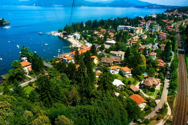 Pohled Dolů Lanovky Vleku Vrcholu Monte Mottarone Jezera Maggiore Severní — Stock fotografie