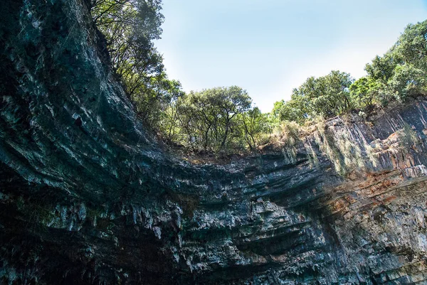 Island Kephalonia Melissani Lake Cave Nymphs Lake Surrounded Trees Forest — Stock Photo, Image