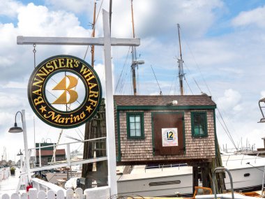 1620 'de Pilgrimler tarafından kurulan Plymouth Limanı, ünlü gemi Mayflower' ın yolcularıydı. Plymouth, New England 'ın ilk kurulduğu yer. İlk Şükran Günü şöleni burada düzenlendi.