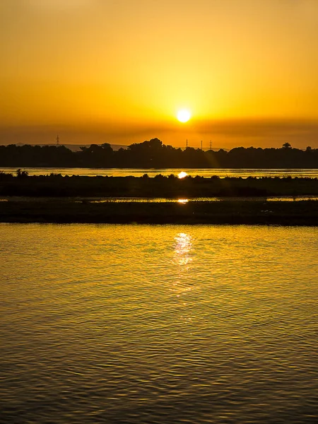 Река Нил Жизненной Линией Египтян Древнейших Времен Лучшего Способа Проследить — стоковое фото