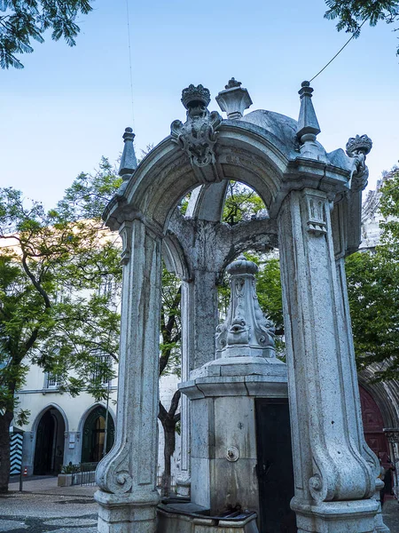 Fontaine Boire Sur Place Carmo Dans Ville Vallonnée Lisbonne Portugal — Photo