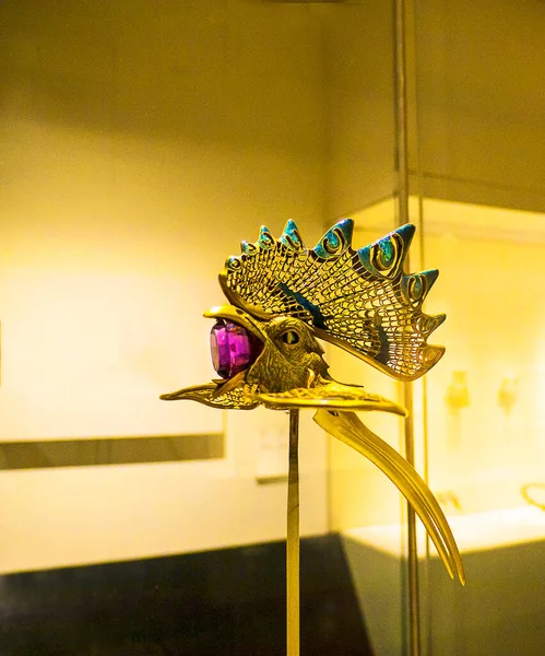 Ornamento Cabelo Por Rene Lalique Forma Cabeça Cockeral Num Museu — Fotografia de Stock