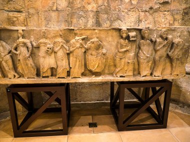 Carmo Harabeleri ve Arkeoloji Müzesi, Largo de Carmo Lisbon Portugal. Carmel Dağı 'nın Leydisi Manastırı Portekiz' in tarihi ve dini binasıdır. Ortaçağ manastırı 1755 'te Lizbon' daki korkunç depremle yıkıldı.