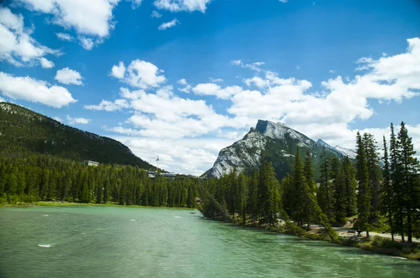 Fabuloso Lago Louise Cada Año Millones Visitantes Vienen Banff Para — Foto de Stock