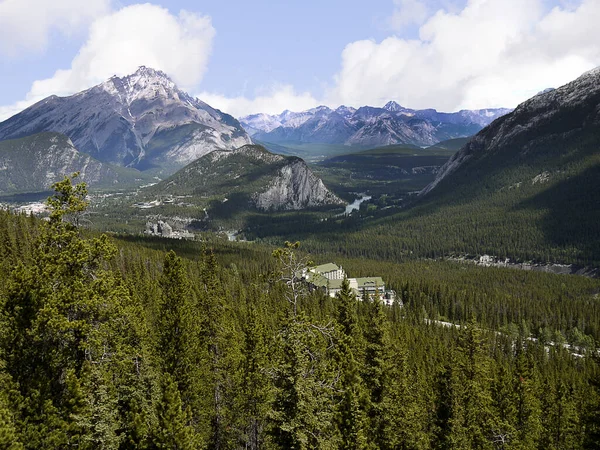 Banff National Park Vast Untamed Territory Wild Animals Roam Valleys — Stock Photo, Image