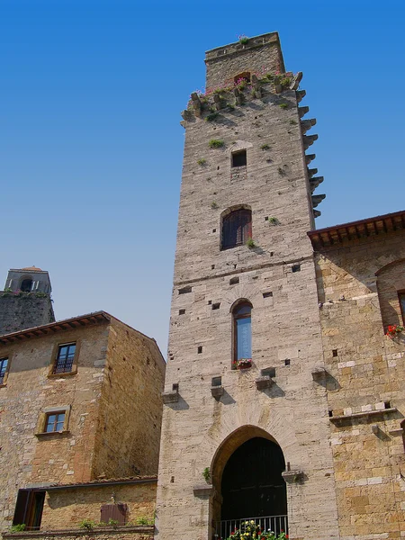 Na średniowieczne wieże miasta san gimignano w Toskanii, Wlochy — Zdjęcie stockowe