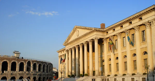 De gebouwen in de stad verona Italië — Stockfoto