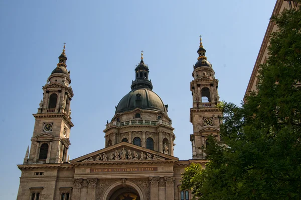 Gevel van de Sint stephan basiliek — Stockfoto