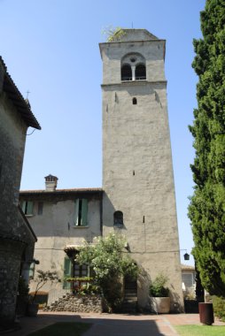 Sirmione bir Scalieri kale ile Kuzey İtalya'daki bu gölde güzel küçük kasaba kasaba koruyan biridir.