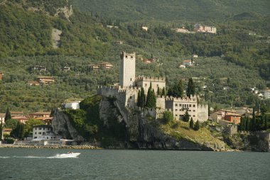 Malcesine garda Gölü Kuzey İtalya üzerinde