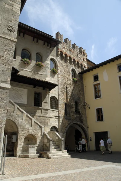 Riva Del Garda è una delle città fortificate sul Lago di Garda — Foto Stock