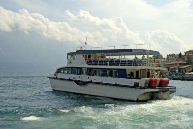 Garda Gölü Kuzey İtalya'daki görünümünü