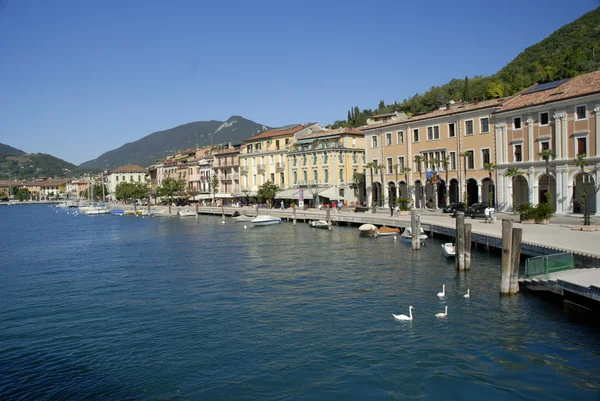 A cidade encantadora de Salo no Lago de Garda — Fotografia de Stock