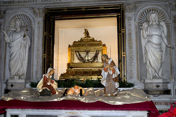 La Iglesia de San Pedro en Vincola o San Pedro en Cadenas en Roma Italia —  Fotos de Stock