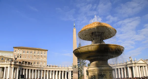 圣彼得广场和 Basiica 在意大利罗马 — 图库照片