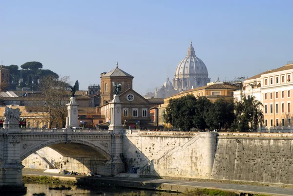 Площадь Св. Петра и базилика в Риме Италия — стоковое фото