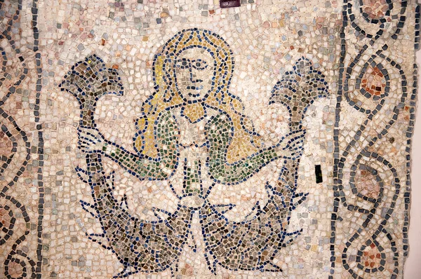 10: e århundradet mosaik av sjöjungfrun i kyrkan i Ravenna Italien — Stockfoto