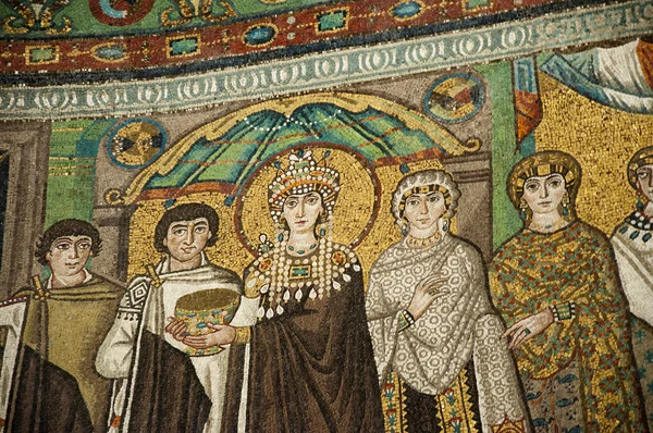 10th century Mosaic of Byzantine Empress Theodora in church in Ravenna Italy — Stock Photo, Image