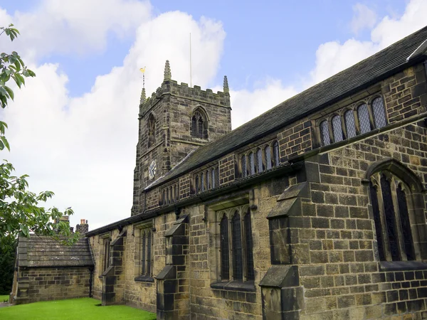 Tüm azizler Kilisesi Kuzey İngiltere'nin Batı Yorkshire'da bir kaplıca kenti olan Ilkley. — Stok fotoğraf