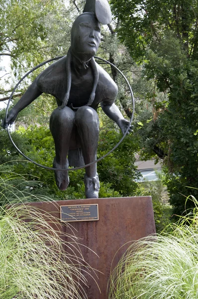 Sculpture puissante de danseuse amérindienne à Sante Fe Nouveau-Mexique — Photo