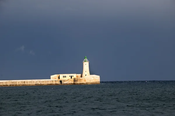 Befestigungsanlagen bei Valleta, der Hauptstadt der Insel Malta — Stockfoto