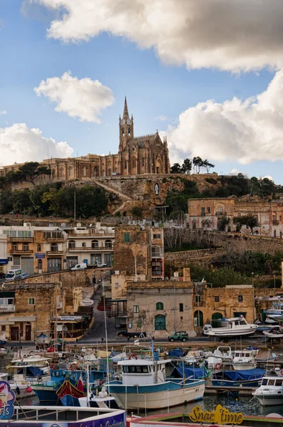 De haven van de veerboot van het Maltese eiland Gozo — Stockfoto