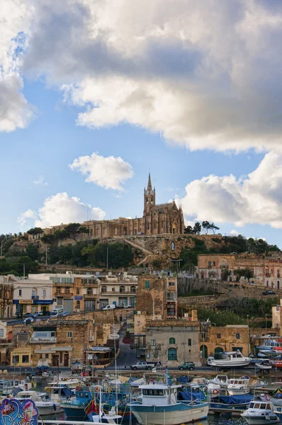 De haven van de veerboot van het Maltese eiland Gozo — Stockfoto