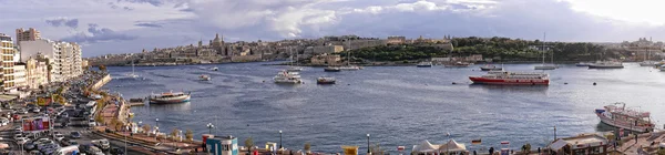 Veilige haven in Sliema op het eiland van Malta Europa — Stockfoto
