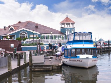 Potomac Nehri'nin kıyısında Alexandria Virginia ABD binalar inşa