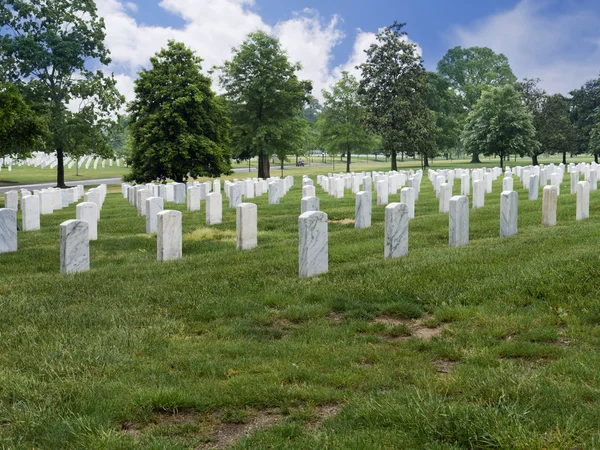 Tumbas en el Cementerio Nacional de Arlington en Virginia, Estados Unidos — Foto de Stock