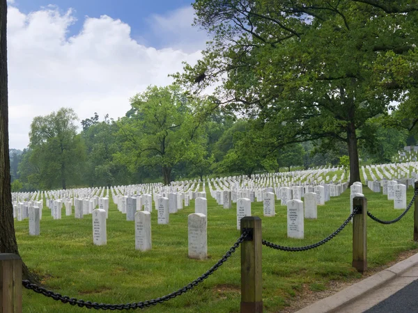 Tumbas en el Cementerio Nacional de Arlington en Virginia, Estados Unidos — Foto de Stock