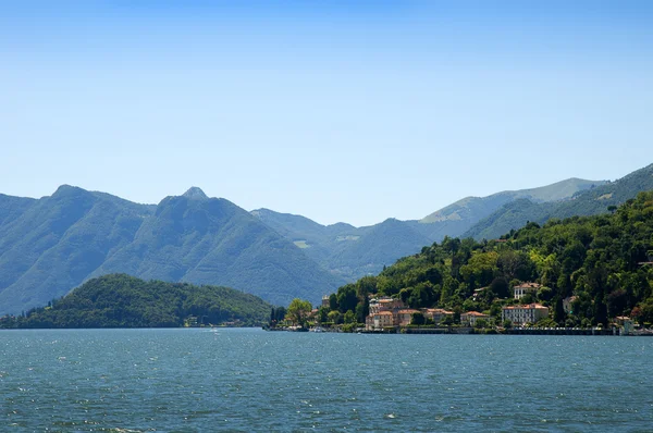 Vista del Lago de Como en Lombardía, norte de Italia —  Fotos de Stock