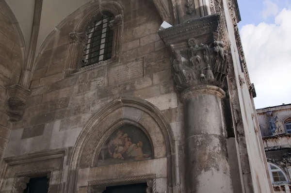 Detalhe arquitetônico na cidade murada de Dubrovnic na Croácia Europa — Fotografia de Stock