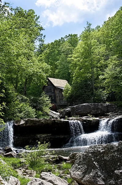 Lichtung Creek Schrotmühle in Babcock State Park im Westen der USA — Stockfoto