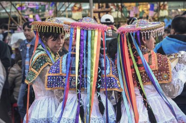 Aziz San Antonio Abad 'ın Hıristiyan kutlaması sırasında renkli, geleneksel, Perulu kadın portresi. Festival ve geçit töreni. 17 Ocak. 2014, Cusco, Peru, Güney Amerika