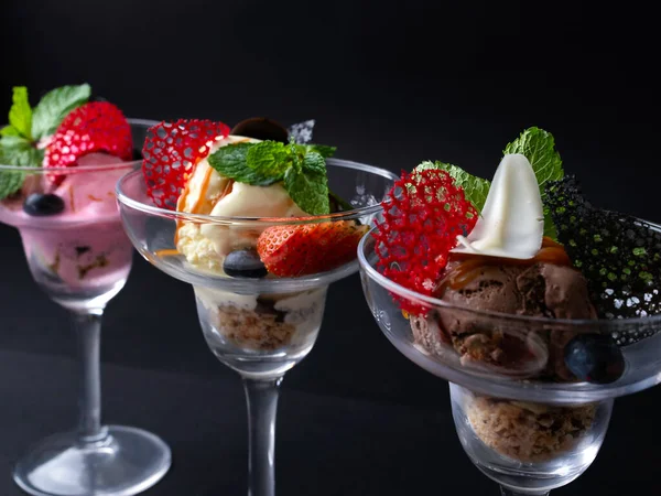 Tatlı, dondurma ve çikolata.