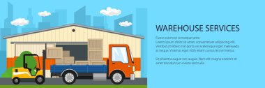 Forklift bir kamyondan kutuları yükler veya indirir