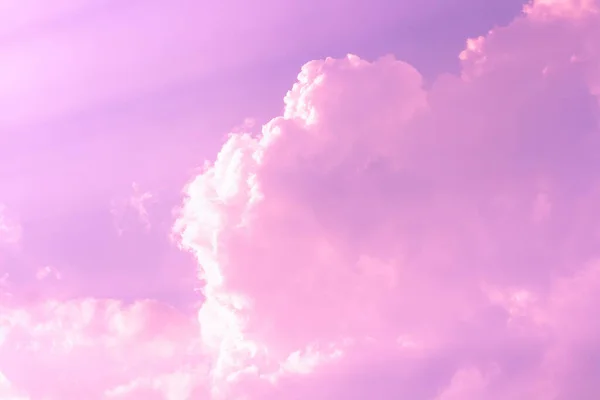 Große Flauschige Rosa Wolken Rosa Blauen Himmel — Stockfoto