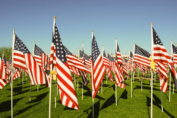 Banderas de Estados Unidos en honor al 911 Imágenes de stock libres de derechos