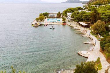 LOUTRAKI, GREECE - 27 Eylül 2015: Havuzda ve Ramada 'da Wyndham Loutraki Poseidon Resort Oteli