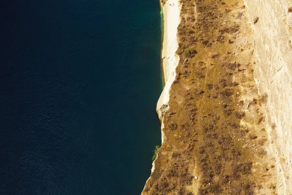 Yunanistan 'ın Loutraki kentindeki Anakara Yunanistan ve Korint Kanalı.
