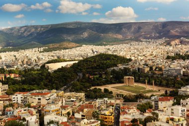 ATİNA, GREECE - ECTOBER 01, 2015: Akropolis 'ten Olympian Zeus ve Atina Tapınağı' na Bakış, Yunanistan