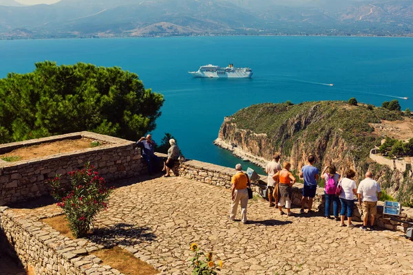 Turistas Fortaleza Palamidi Nafplion Poloponnese Grécia Fotos De Bancos De Imagens