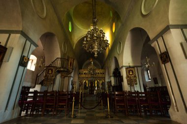 MONEMVASIA, GREECE - ECTOBER 05, 2015: Ortaçağ Monemvasia kasabasındaki Ortodoks İsa Kilisesi İçişleri