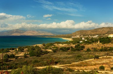 Elafonisos Adası, Laconia, Yunanistan 'daki Kato Nisi Sahili manzarası