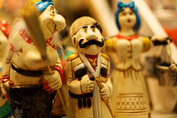 Yeysk kasabasında turistler için ucuz hediyelik eşyalar. Rusya, Azov Denizi, Krasnodar Bölgesi, Yeysk.