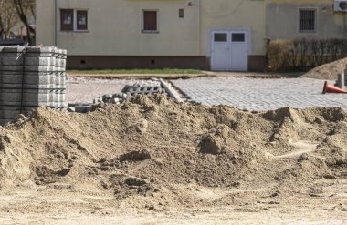İlerleyen bir inşaat alanı için kum